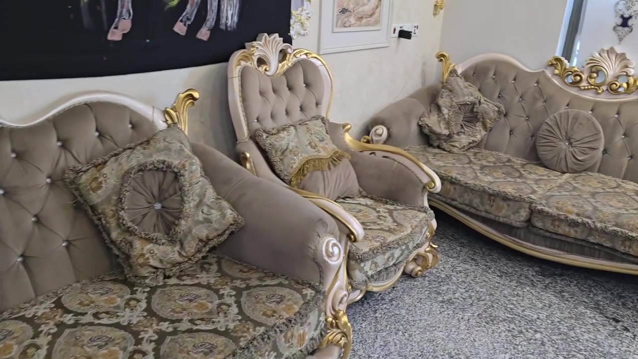 من رخصت الأدمن تخم قنفات كلاسك خشب زان١٠ مقاعد  وثقيل للبيع بي ضرر بس بلقماش موظح بلفديو ويرادلة غسل  السعر ٧٥٠ وبي مجال عنوان بغداد الشركة الخامسة 
***********. الرقم بي وتس آب
