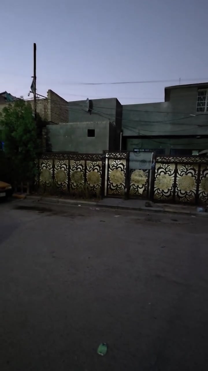 بيت للايجار بضياء الحلفي قرب عمارت ابو اسعد البيت فارغ صاحب البيت يريد ايجار600 وبي مجال تليفون ***********
