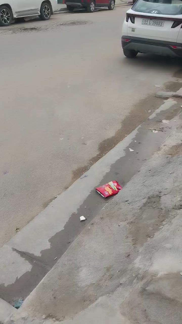 بيت للبيع مساحة ١٥٠ متر طابقين البيت عل الشارع العام بين السفير والكفاات بي محل لبيت بحي السفير  ***********
