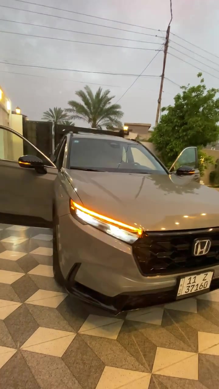 هوندا CRV2024سبورت هايبرد فول مواصفات لون سمنتي رقم بغداد وارد امريكي قطعه وحده مبدل بنيد 

السعر 210 $.  الاستفسار واتساب ***********
