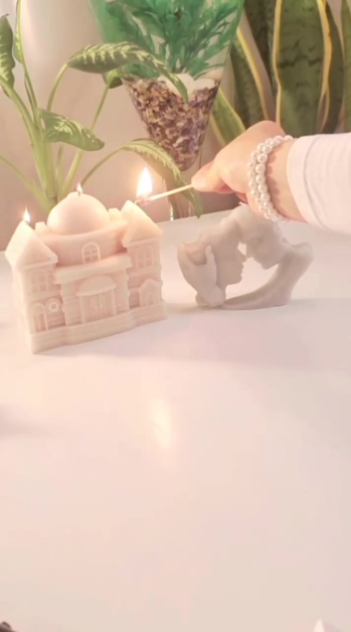 نجهز لكم أجمل توزيعات الشمع لكل مناسباتكم(أعراس،ولادة،تخرج)...🌸للطلب والحجز مراسلة دايركت او على واتساب ***********
