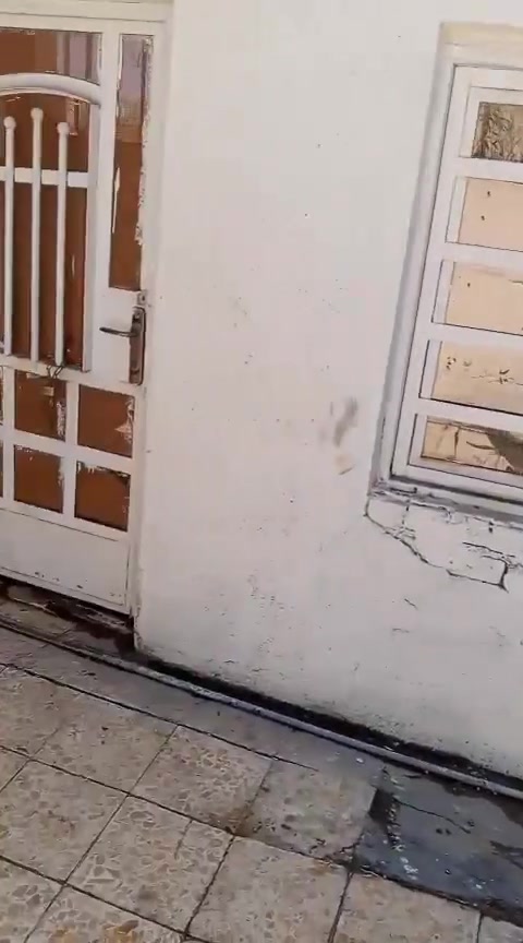 دار ايجار.. بياع الشرطة الخامسة.. مساحه 120م.. 2نوم صالة مطبخ خدمات طابقين سطح كراج. حمامات خارجية.. سعر.ايجار550الف للحجز والاستفسار وتساب***********...  عائلة محتاجين.. العزاوي للعقارات اونلاين..
