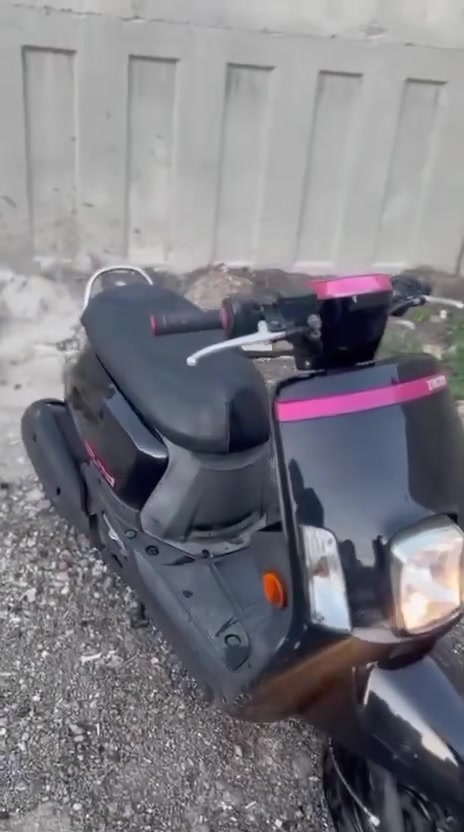 سلام عليكم بوليس للبيع شخط مابيه رمبه الدراجه حته ما اطلع بيه هواي دهن موتل كله محسن الدراجة جيب وياك الف فيتر وتعال افحص وشوف معدل شعله الدراجه حلوه مشي كلش حلو ناعمه الدراجه اي صوت ماكو ولا فد يوم موكفتني بشارع الله شاهد عليه كله بلاد اوراق موجوده اوراق المعرض ومنفيس موجود رمبه الدراجه وعلى ايدي نكره سلف الدراجة برغي ما مفتوح بيه وبلعافيه على ياخذه مليون و100 وبيه مجال 
***********
