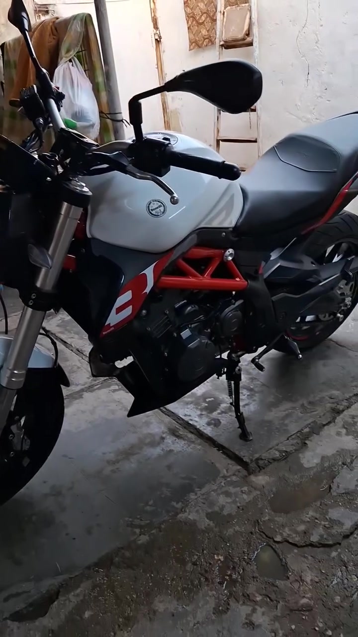 للبيع او مراوس بنلي 302s بيها ABS دراجه خير من الله ماشيه 13 الف دراجه لوك تخبل سويجين ادامه كامله بلكات مجاول نوزلات دهن موتل من سبانر العامريه السعر خاص 
ملاحظه الدراجه عرضته سابقا وحذفت المنشور هسه نويت ابيع 
مكاني بغداد الشعله *********** واتساب
