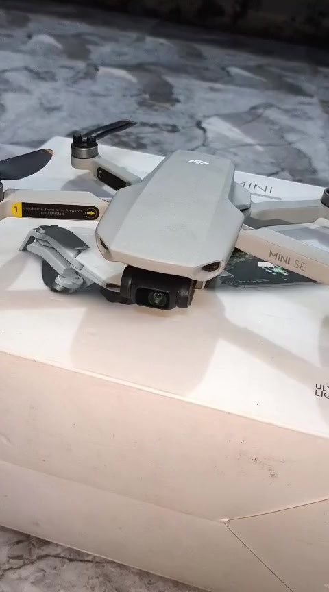 درون dji. مافك مني تو. كومبو.  ملحقات كامله. نضافه. فوول. ب550. توصيل موجود ***********
