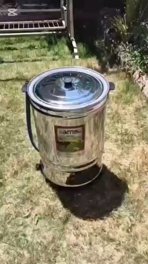 🥛 تعبت من هدر الحليب والوقت الطويل في الخض؟ حان الوقت لتطوير شغلك وتضاعف كمية الزبدة 
​نحنو في شركة سما، نصنع لك معدات ألبان وخضّاضات متطورة بجودة ومواصفات خاصة، مصممة لتتحمل ضغط العمل الشاق وتقدم لك أعلى كفاءة إنتاجية.
​صناعة متينة: حديد نخب أول مقاوم للصدأ ومحركات قوية.
​توفير حقيقي: تقليل وقت الإنتاج والجهد بنسبة كبيرة.
​ضمان وثقة: دعم فني وصيانة متوفرة دائماً.
السعر ١٤٣ الف دينار والتوصيل مجاني ويوجد خصم لأصحاب الجمله 
​👈 شاهد الفيديو لتتعرف على آلية عمل الماكنة وجودة التصنيع!
للطلب الاتصال  *********** او مراسلة الصفحه
