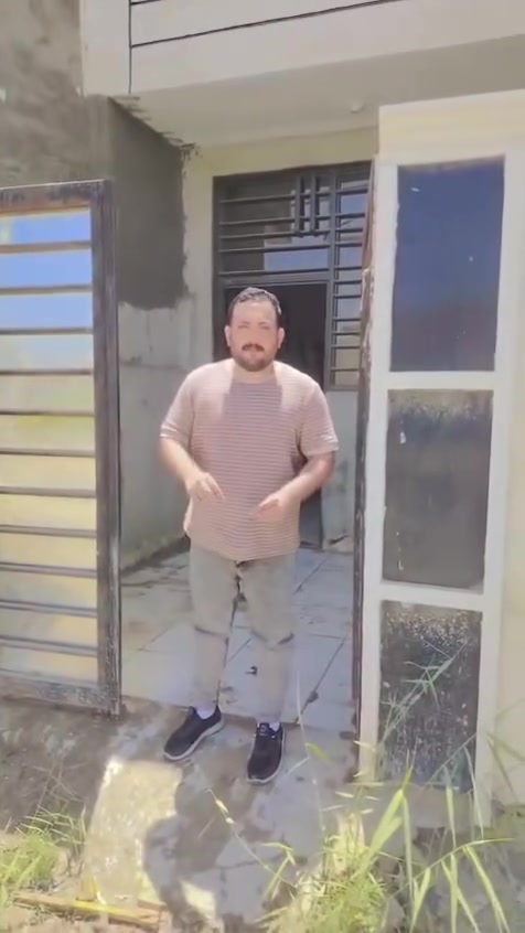 يالله السلام عليكم يعلن مكتب بركات الزهراء عن وجود دار طابو زراعي سند 25 مساحته 100متر بناء طابوق مسلح 
يتكون من غرفه استقبال مطبخ صحيات صاله 
الطابق الثاني غرفه نوم
موقع الدار حي المصطفى شارع الجامع 
جميع الخدمات ماء كهرباء تبليط البيت ركن عرض الشارع 12متر 
ملاحظه البيت فارغ حاليا بناء حديث سنه 24
السعر. 60 مليون بي مجال
الاتصال ***********
