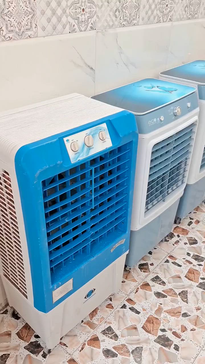 للبيع .. للبيع .. للبيع
 مبردات كونفيرات و براد ماء
و مروحة شحن عامودية

براد ماء شركة دنكا شغال فول
كونفيرات عدد 3 
مروحة شحن شركة سوار 
للاستفسار و العنوان
كربلاء حي السلام قرب مدارس العتبة
***********
***********
(( اَلْحَمْدُ لِلَّهِ دَائِماً وَأَبَداً ))
