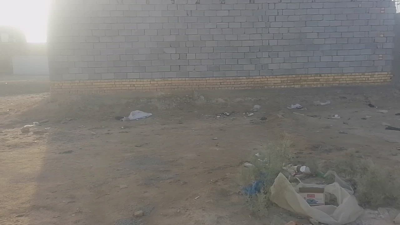 السلام عليكم قطعه عد ال محينه قريبه عله المدرسه  المساحه 230م ركن وقريبه عل شارع العام الستفسار التصال  ***********
