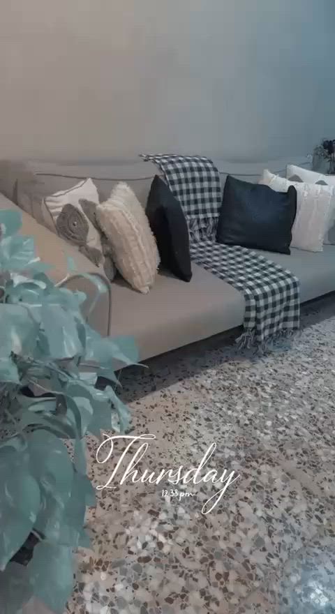 للبيع نص تخم تركي ب حاله جيده من هوم سنتر اخذتة قبل سنتين لون الكراسي چويتي غامق بالفلتر مبين غير لون 
للاستفسار التواصل واتساب ع الرقم ***********
