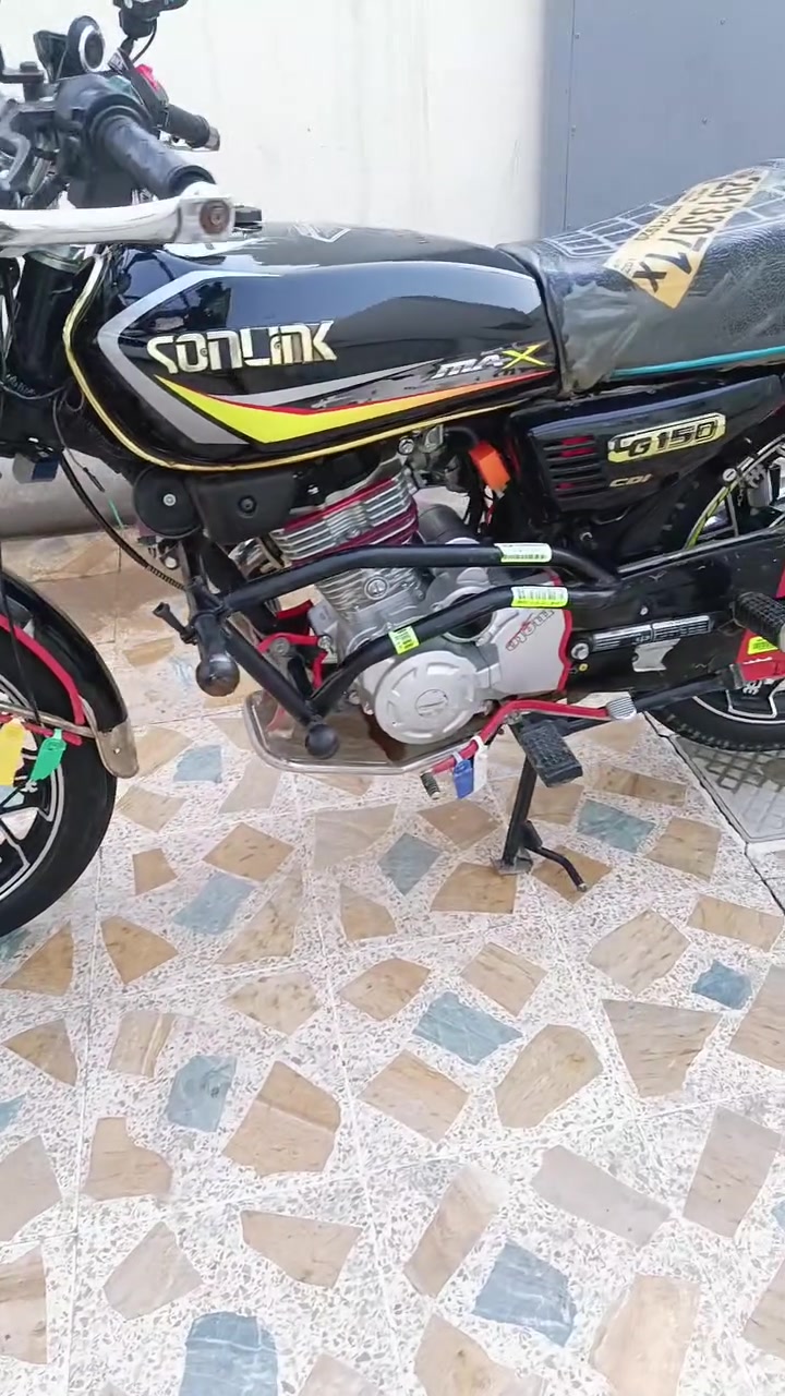 ماطور للبيع موديل 25 5 جير محرك 150 ماطور اعطيك اياه شرط برغي ما مفتوح منه المحرك شرط أن سعر المطار 825 بمجال الوان موصل راشديه ***********
