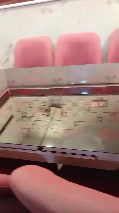 سلام عليكم اميز طعام نضيف وياه 6 كراسي  سعر 150 وبيه مجال العنوان ميسان العماره روابه
*********** مراسله وتساب فقط
