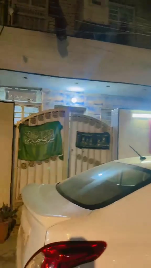 السلام عليكم دار للبيع حي اور مدخل كوفي سلطان اول فرع صاير البيت قريب على شارع العام مساحه 75/ نزال 15 واجهه5 
طابقين عدد غرف نوم 3/ صطح خلفي ومامي استفسار اكثر *********** متوفر واتساب مازنجر على رصيد وخادم للطيبين
