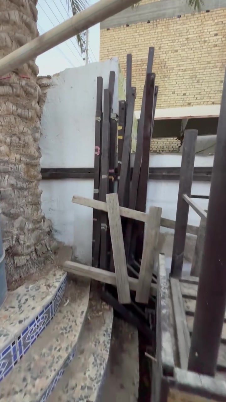 السلام عليكم اخواني الاعزاء هاي تكية خدمية كاملة حديدهة والجادر والميازة كله تفصال وشغل درجة اولى يعني كبل تنصب كلشي جاهز بيهة اقواسهة وشغلهة كله ممتاز ابيعهة كلهة تقريبا عرضهة بال5 امتار وفوق 
ونزال 3 امتار وجادرهة موجود وهذا رقمي مكاني ميسان العمارة ***********
