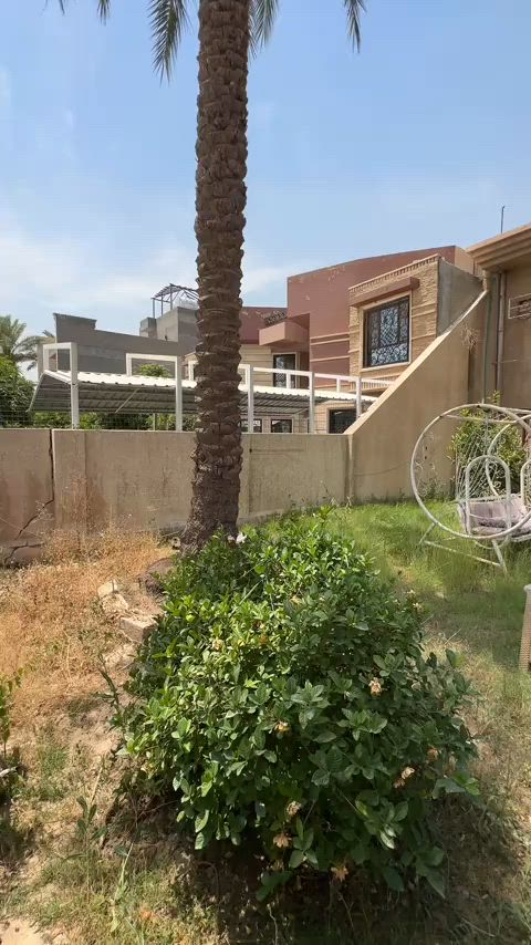 🏡 منزل 624 متر في حي الجامعة 7 غرف نوم • طابقين • كراج 4 سيارات • 3 حدائق • هول واسع • صالة ضيوف • مطبخ حار وبارد للمعاينة والتفاصيل: 📞 قسم البيع: *********** 📞 قسم الإيجار: *********** 📞 استقبال العروض: *********** 📞 الاستشارات العقارية: *********** #عقارات_بغداد #حي_الجامعة #بيع_منازل #عقار_للبيع #بغداد 

