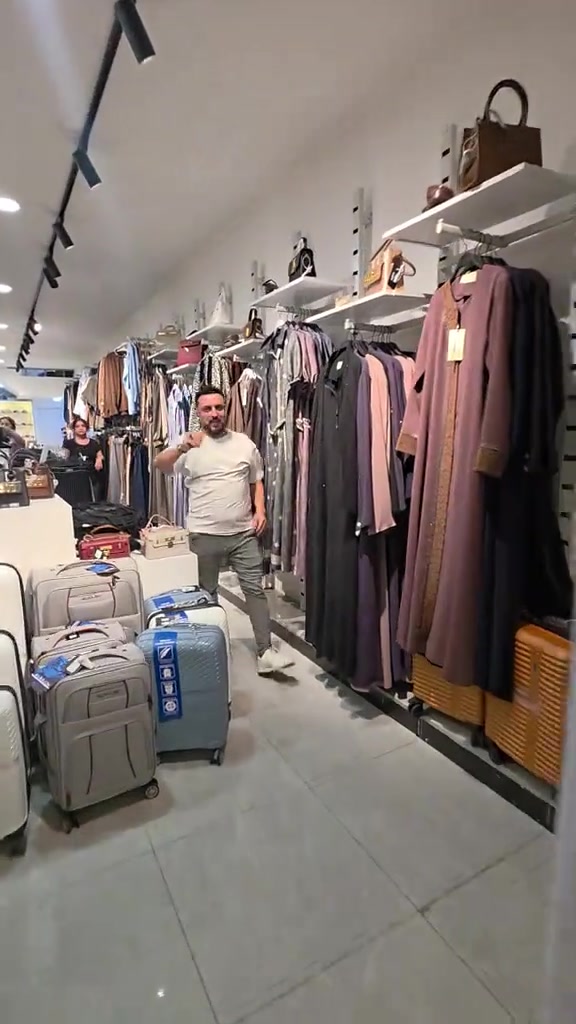 ✨ العروض مستمرة في حياة سنتر ✨ تسوّقوا كل ما تحتاجونه في مكان واحد وبأفضل الأسعار: 👗 الملابس النسائية 👧 ملابس البنات والولادية 💄 قسم المكياج والعناية 🏠 قسم المنزلية والمفروشات 🎉 عروض وخصومات مميزة على تشكيلة كبيرة من المنتجات، مع وصول موديلات وبضائع جديدة باستمرار. 📍 زورونا في حياة سنتر واستمتعوا بتجربة تسوق تجمع الجودة، التنوع، والأسعار المناسبة. تابعوا صفحتنا حتى لا يفوتكم أي عرض جديد. 💙 رقم التواصل والطلب من خلال الواتس اب على *********** #حياةسنتر #العراق #بغداد #عروض #خصومات
