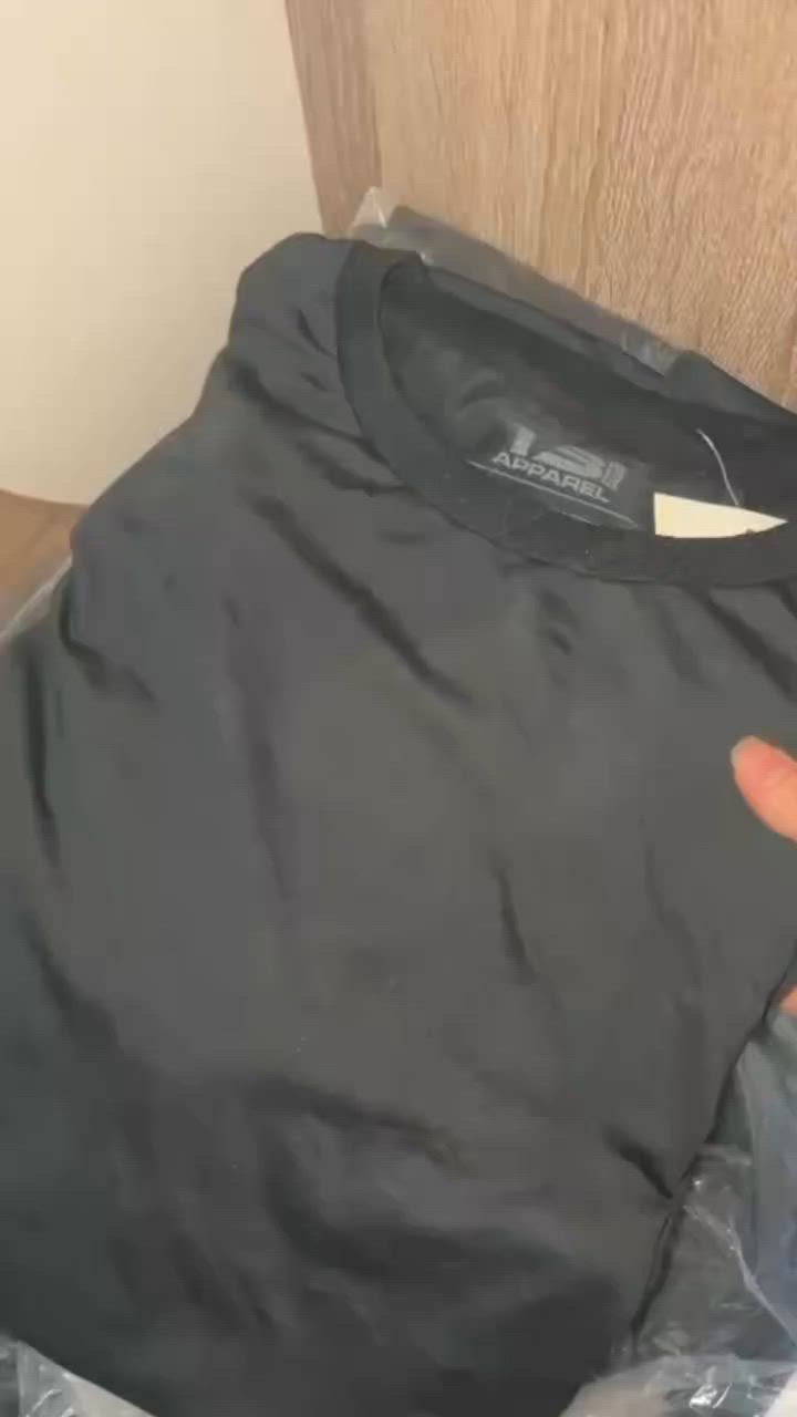 🚨 فرصة مميزة لأصحاب المحلات والمشاريع 🚨

​👕 الخيارات المتوفرة:

1️⃣ تيشيرت ماركة "425 FOUR2FIVE"

2️⃣ تيشيرت ماركة "13 Fifty Apparel"

​💰 السعر:

الدرزن بـ 30 ألف دينار فقط

​✅ نضمن لكم حقكم: بإمكانكم فحص الطلبية بالكامل عند الاستلام بحضور المندوب لضمان جودة ونظافة البضاعة قبل الاستلام

​📦 ملاحظة: الكميات محدودة سارعوا بالحجز قبل نفاذ 

📍 للتواصل والاستفسار يرجى مراسلتنا على الخاص أو التعليق بكلمة "تم" وسيتم الرد عليكم فوراً

​#تيشيرت_جملة #تجهيز_محلات #تجارة_ملابس #ملابس_رجالية #425FOUR2FIVE #13FiftyApparel #جملة #طباعة_تيشيرتات


**إذا كنت صاحب هذا الإعلان وتريد حذفه لأي سبب، رجاءا أرسل رسالة إلى الدعم الفني**