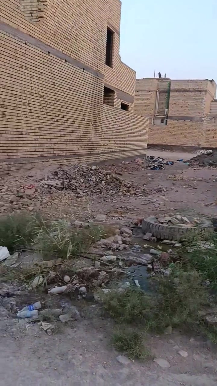 قطعه للبيع المساحه 185م شارع السفينه خلف جامعة الإمام الصادق شارع القاضي فرقد رقم الهاتف ***********
