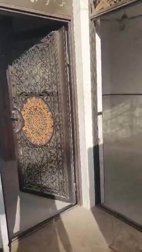 السلام عليكم اتوفر بيت مساحه 50م الدوره الطعمه الاستفسار على الواتساب ***********ويتوفر ايجارات اخرى اتوااصلو ع رقم مباشر

