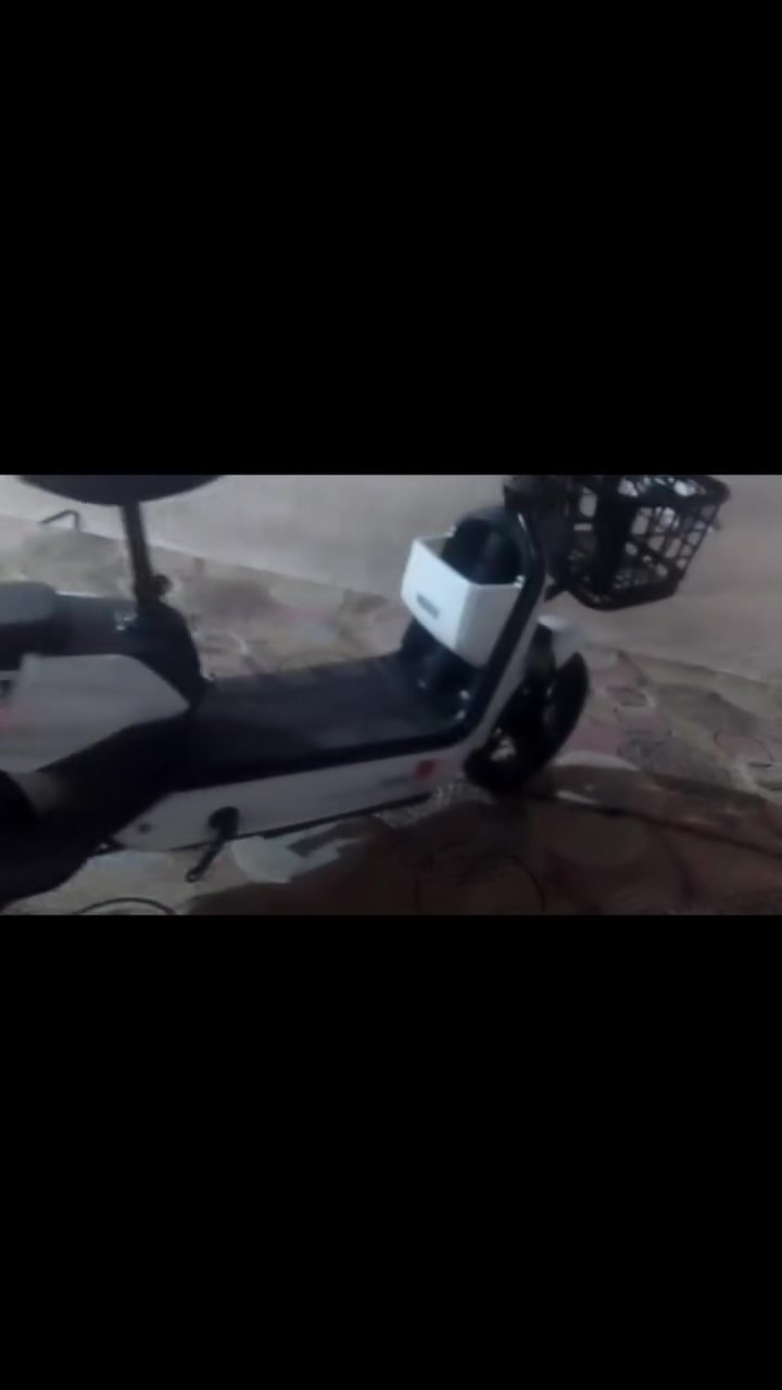 شباب عندي دراجه شحن واريد ابيعه جديده وهذا رقمي***********
