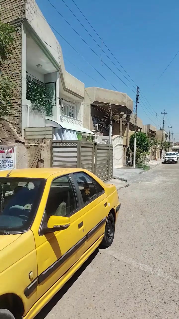 ملاحظه بدون دلالية
السلام عليكم. للبيع دار مساحه 150متره واجهه 7ونص نزال 20م بناه قديم 2006يحتوي كراج حديقه صاله مطبخ هول حوالي 2غرفه نوم عدد 4موقع حي شباب مربع الذهبي قرب حسينيه ابا الفضل العباس قرب شارع اميمه  للأستفسار ***********

