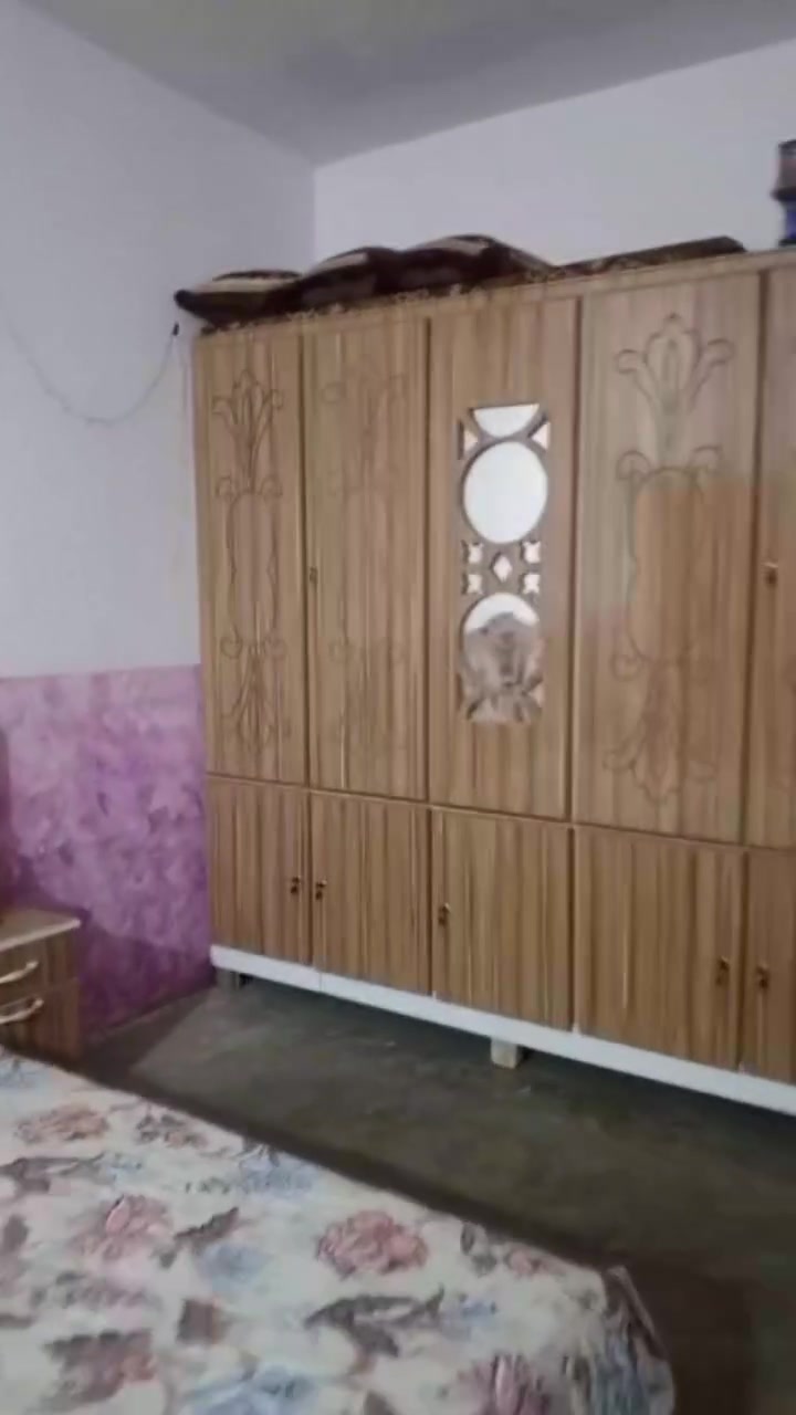 غرفت نوم تركي 6 قطع
مستخدمه 20 يوم ب 350 وبيها مجال 
عنوان بيجي الصينيه 
*********** للتواصل
