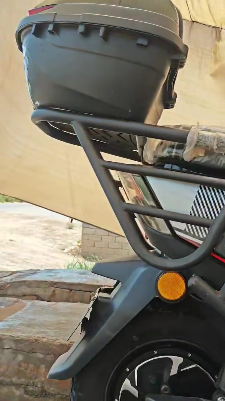 السلام عليكم.،
دراجه شحن نوع سكنس مدرع للبيع 

5 بطاريات ع الفحص 

🌺الشحنة الوحدة 50 كم.، 

💝نظام تشغيل عن بعد بصمة و سويج وكرت.، 

🤎جميع الحساسات شغالة.، 

🧸نظام الرجوع R,. 

❤️‍🔥نظام الوقوف P., 

🪴جميع الكهربائيات شغالة.، 

⏳الشاحن اصلي بلادي وياها 

🏈تحتوي على درع 360 درجة من جميع الجهات.، 

🎲الملف 3000 واط

نضافه 100/100 تجي وتفحص

السعر 675 وبي مجال 

*********** 
تواصل خاص او واتساب او اتصال
