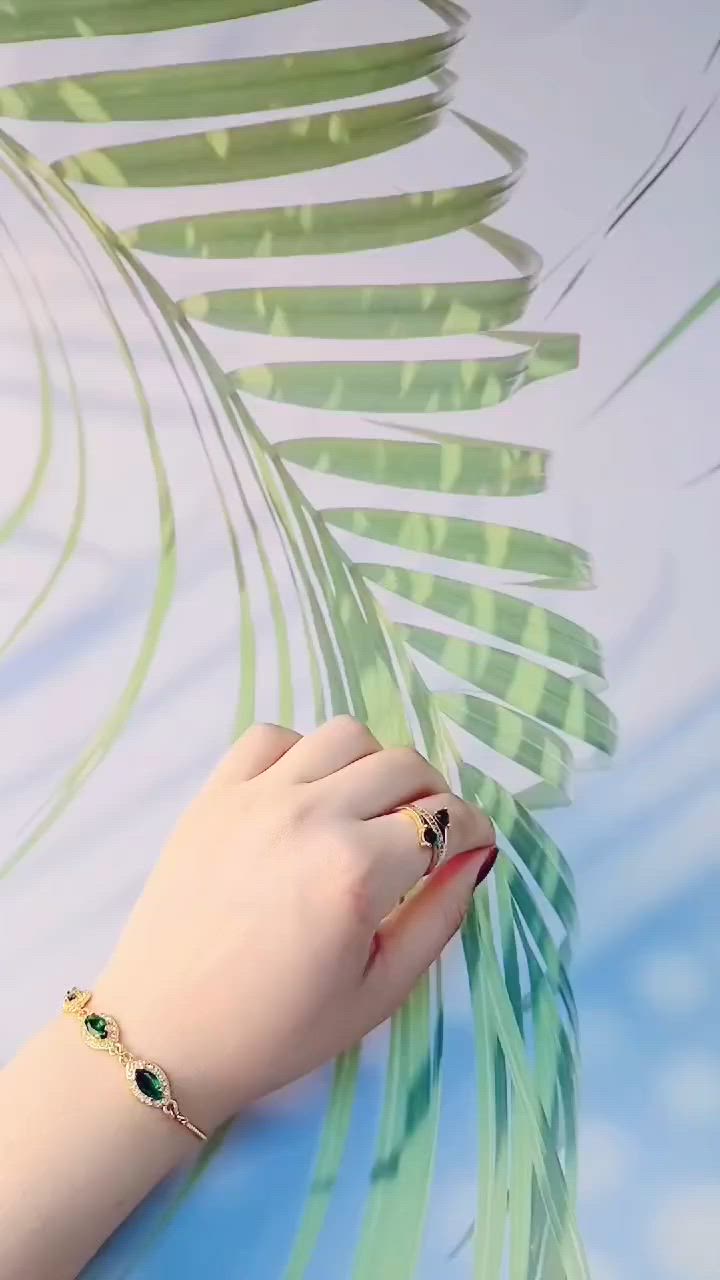 @للجميع
كريم بكيني وبياض الثلج 💕🤍

كريم يتكون من قطعتين تبيض تفتيح تنعيم 
الجسم ومناطق حساسة وتفتيح لون الجسم
توحيد لون تخلصج من تصبغات والاسمرار العميقة 💫💕

تعانين من الاسمرار بلجسم مثل هاي مناطق

الاركب. 
الاكواع 
الااندر 
بكيني 
الرقبة 

ستخدمي فقط هل قطعتين راح يرجع المنطقة قطعة صافية 
فقط استمري علي بدون انقطاع مع عطر طيب 🤍💫
يعتبر كريم البكيني تبيض وتعطير للمناطق
#اقوى_جنة_الورد 
#اكسبلوا#عنايه#روعه
#توصيل_لجميع_محافظات_العراق


**إذا كنت صاحب هذا الإعلان وتريد حذفه لأي سبب، رجاءا أرسل رسالة إلى الدعم الفني**