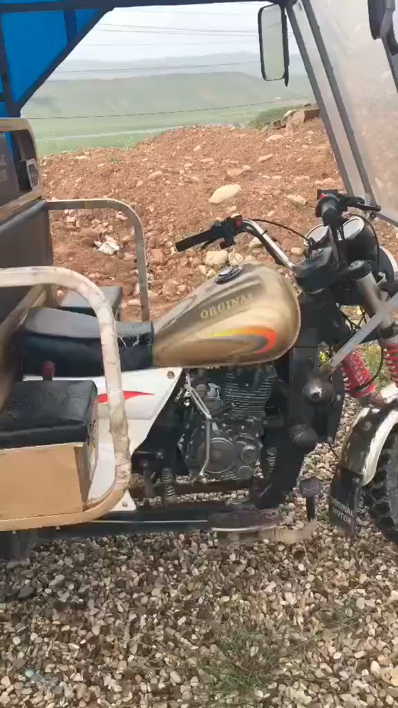 بەهۆێ درۆبی وەعدی موشتەری دای ئەنێمۆ کەریم کابان مەکینە200 ڕەش عەسڵ مور دار 2023مەکینە کەپس بخۆی بانەدراوە ماڵەکە زۆر پاکە کەرپو چەم چەو چادرو پێشەکەی مەزوبتە ماڵی کەسابەتە ئەوش ڕەقەم تەلەفون[***********]توئەوخوایە موشتەری نیت سەرمان مەیەشێنە لەگەڵ ڕێزم بۆ ئەدمین🖤
