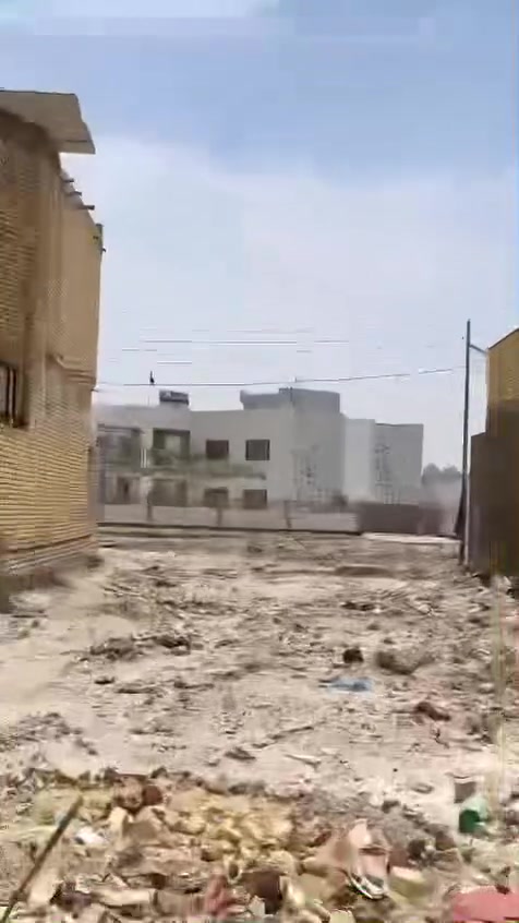 بيت هيكل بناء درجه اولى 
حي الكرامه قريب المدرسه الصينيه
قريب على التبليط كافه الخدمات متوفره
المساحه ١٠٠متر طابقين 
السعر ٩٩
للتصال ***********
