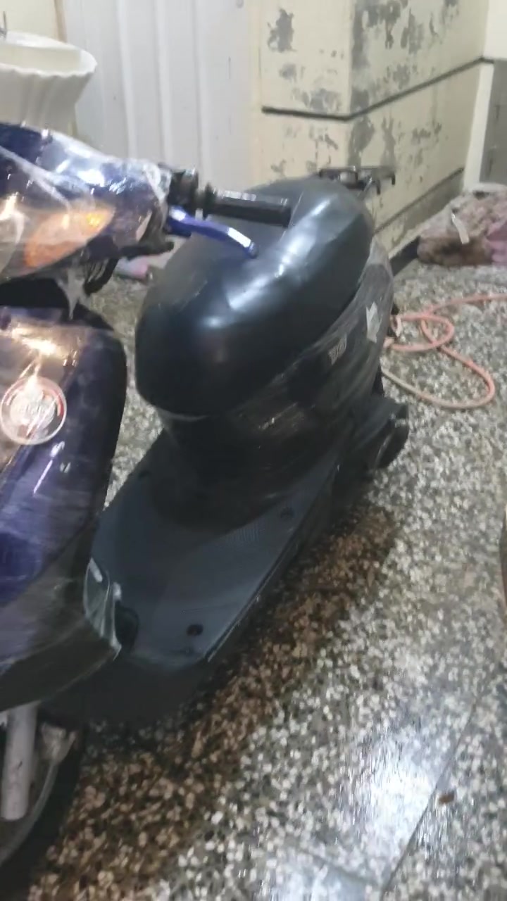 دراجه بطه  للبيع  العنوان بغداد الزعفرانيه 
السعر 220 وبيها مجال  التواصل ***********
