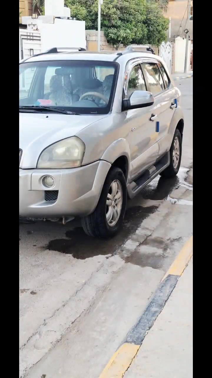 توسان موديل 2008سيارة مكفولة 
كفالة كير مكينة جدد تخم تاير
 صدر جديد تبريد ثلج 🥶
 رقم بغداد خصوصي بيع او مراوس ***********//***********

