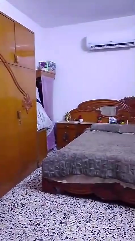 سلام عليكم غرفه اخشاب عراقي للبيع العنوب بغداد /حي البتول /
اليريده يتواصل ع هل رقم ***********
