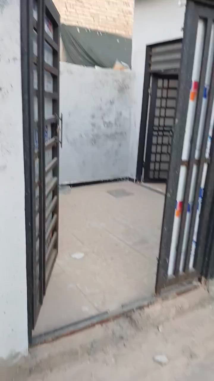 سلام عليكم بيت للبيع بشارع علكم ٧٥ متر بناء جديد مامسكون جاهز سعر ٢٢ وبي مجال لتواصل ***********
