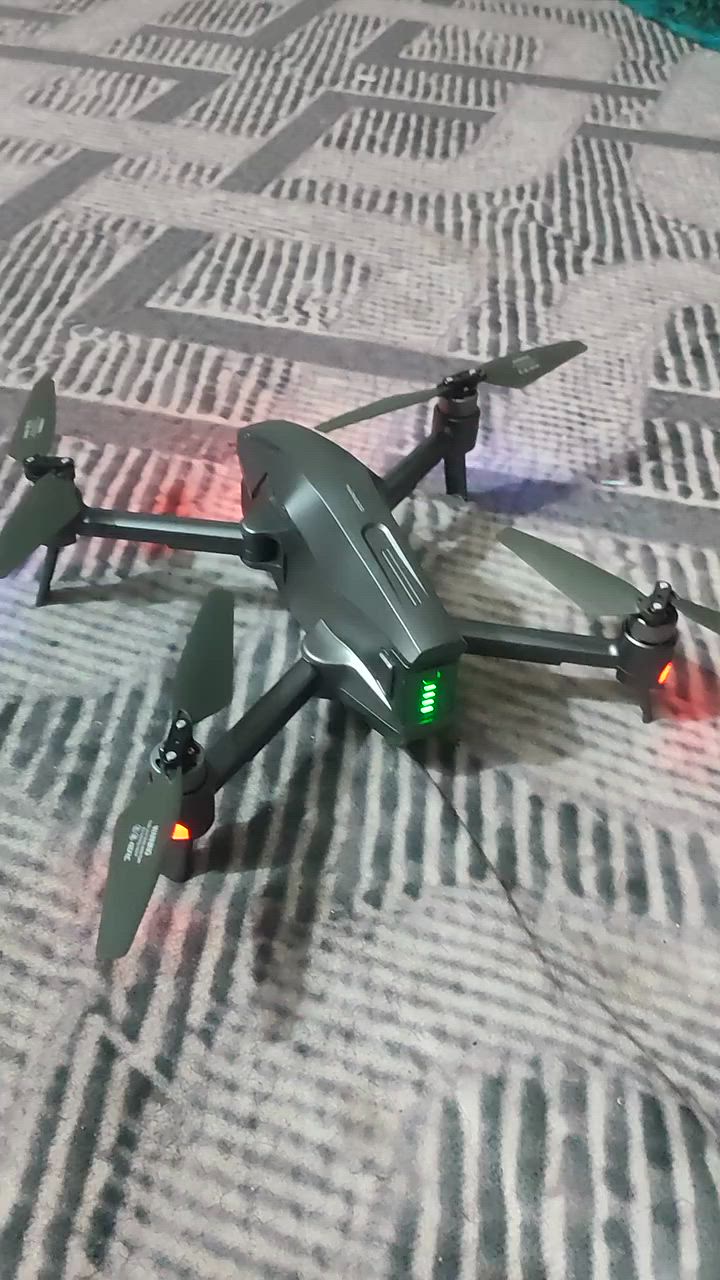 مكاني النجف الأشرف 
للبيع درون  قطعه جديده فقط مفحوصه 

محركات برشلس نظام ربط WiFi 
(إصدار M1 Pro GPS Elite Edition):دقة الكاميرا: تدعم التصوير بدقة 4K مع كاميرا سينمائية بقوة 16 ميجابكسل لتقديم لقطات عالية الوضوح.نظام التوجيه والاستقرار: مزودة بنظام تحديد المواقع العالمي GPS المتطور لزيادة ثبات الطائرة وتوازنها أثناء الطيران في ثلاثة محاور مختلفة.مدى نقل الصورة: تدعم نقل بث الفيديو الحي عالي الدقة (HD Image Transmission) لمسافة تصل إلى 1.6 كيلومتر.عمر البطارية: توفر زمن طيران طويل يصل إلى 30 دقيقة متواصلة للشحنة الواحدة.


**إذا كنت صاحب هذا الإعلان وتريد حذفه لأي سبب، رجاءا أرسل رسالة إلى الدعم الفني**