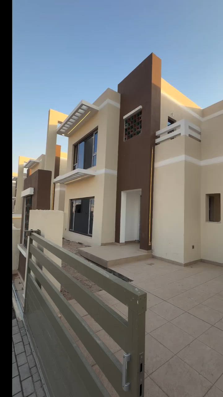 منزل للبيع في مجمع شقق العرب السكني 

فرصة مميزة للسكن والاستثمار في أحد المجمعات السكنية المعروفة في البصرة.

🔹 الموقع: مجمع شقق العرب السكني
🔹 المساحة: 300 متر مربع
🔹 عدد الغرف: 4 غرف
🔹 الموقع المميز: مقابل الحديقة مباشرة
🔹 سعر البيع: 620 مليون دينار عراقي
🔹 السعر قابل للتفاوض

✨ موقع هادئ ومناسب للعائلات مع إطلالة جميلة على الحديقة وقرب من الخدمات الأساسية.

📞 للاستفسار والمعاينة:
الرضوان للاستثمار والتطوير العقاري
☎️ ***********
☎️ ***********
☎️ ***********

📍 العنوان: البراضعية – بداية شارع سيد أمين

🏠 خدماتنا:
بيع • شراء • إيجار • استثمار • إدارة أملاك

@الرضوان_للاستثمار_والتطوير_العقاري
#عقارات_البصرة
#منزل_للبيع
#مجمع_شقق_العرب
#عقارات_العراق
#البصرة #إدارة #مجمعات #شط #العرب
