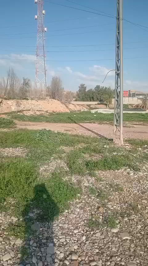 قطعه ارض زراعي عندي واحد ركن 170 متر عندي اثنين قطعه كل واحد 200 متر الموقع وقريب بيت محمد اكبر دفان خلف بريد ومقابل مصور زوراء ***********
