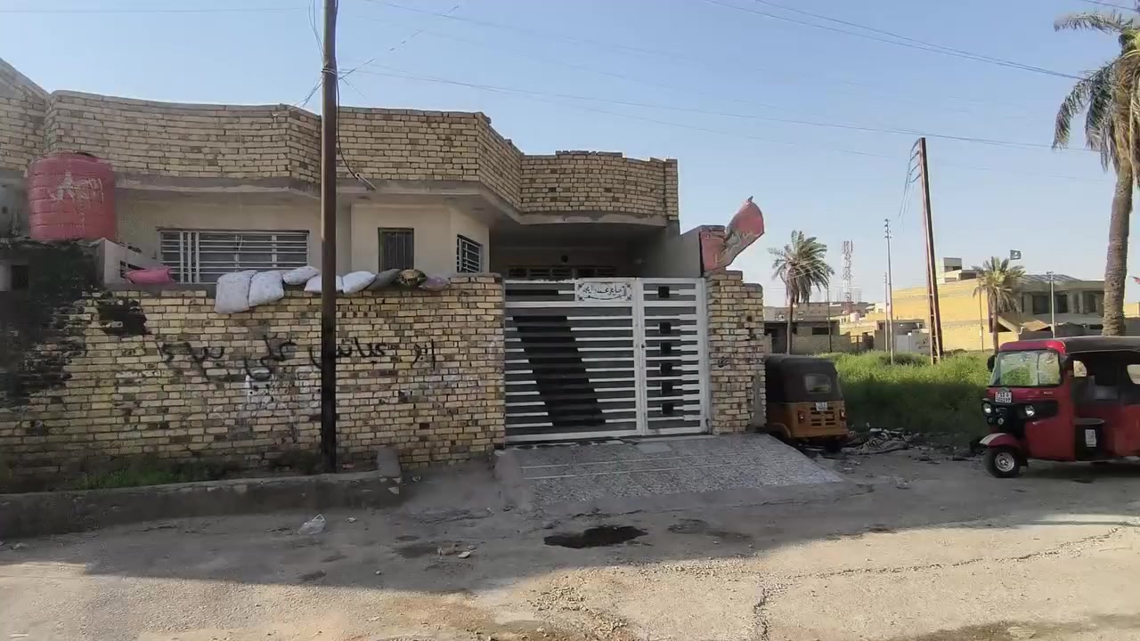 سلام عليكم بيت لبيع 
حجي حسن الجمعيات
زراعي سند 25
مساحته 200 متر بناء جديد طابق واحد اي ستفسار نتصل عله الرقم‏ ‪***********‬‏
@إشارة
