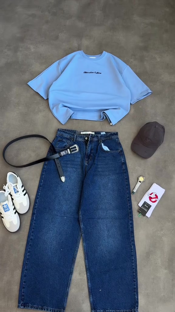 👕 تيشيرت كروب (Cut) 💰 السعر: 15,000 د.ع فقط ✨ خامة ممتازة وكوالتي عالية ✨ قالب كروب (Cut) عصري ✨ خياطة متقنة 👖 بنطرون جينز ماركة G8 💰 السعر: 25,000 د.ع 🧥 حزام متوفر 💰 السعر: 8,000 د.ع 👟 حذاء متوفر 💰 السعر: 18,000 د.ع 📏 القياسات المتوفرة: من S إلى XXL 📩 للحجز والطلب: يرجى المراسلة إنستقرام او الواتساب *********** ولضمان سرعة الإنجاز، نرجو إرسال: 📞 رقم الهاتف 📍 العنوان ⚖️ الوزن 📐 الطول ليتم اختيار القياس الأنسب لك بدقة عالية. 🚚 خدمة التوصيل: • داخل كربلاء: 3,000 د.ع • باقي المحافظات: 5,000 د.ع 📍 موقعنا: كربلاء المقدسة – حي العامل سوق الوسط – المنطقة الرابعة قرب سنتر ألف دينار 🏢 مجمع أزياء واحد كربلاء #ملابس #كربلاء #fyppppppppppppppppppppppp #ستايل #explore 

