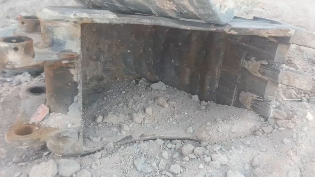 السلام عليكم إخواني
للبيع كيلة حفار نظيفة وجاهزة ومثل ما موضح بالصورة ..الحجم 60

​الموقع: البصرة

​للتواصل والاستفسار:***********
