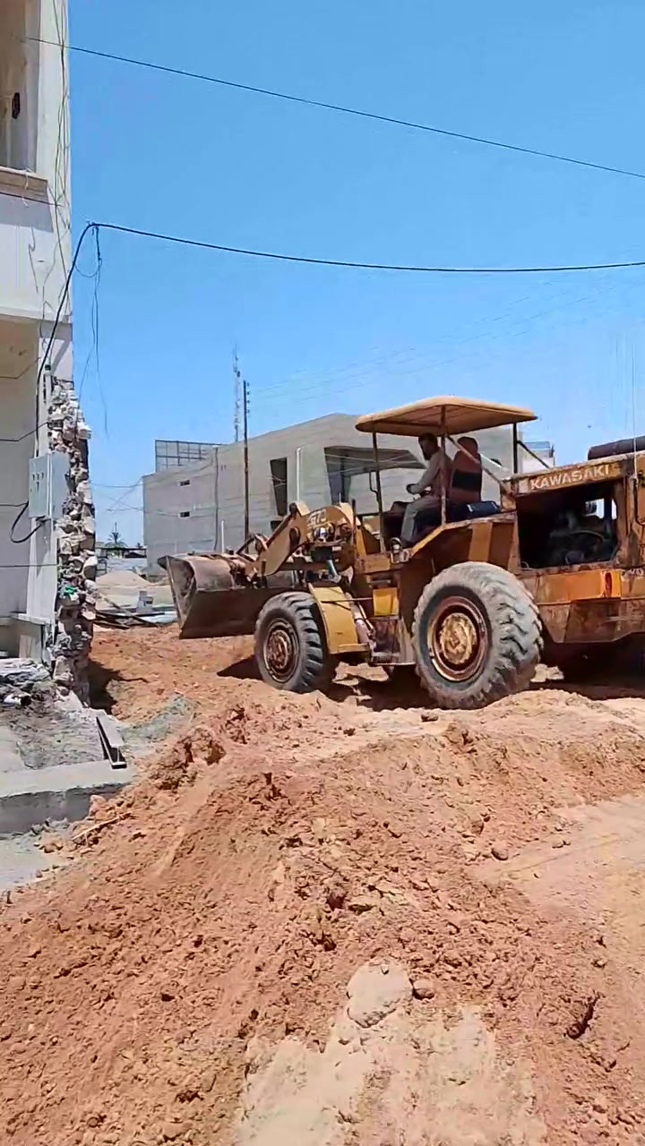 شفل عادي محرك بي موديل 80 رقم بصرة الماني مكان رمادي الاتصال ***********
