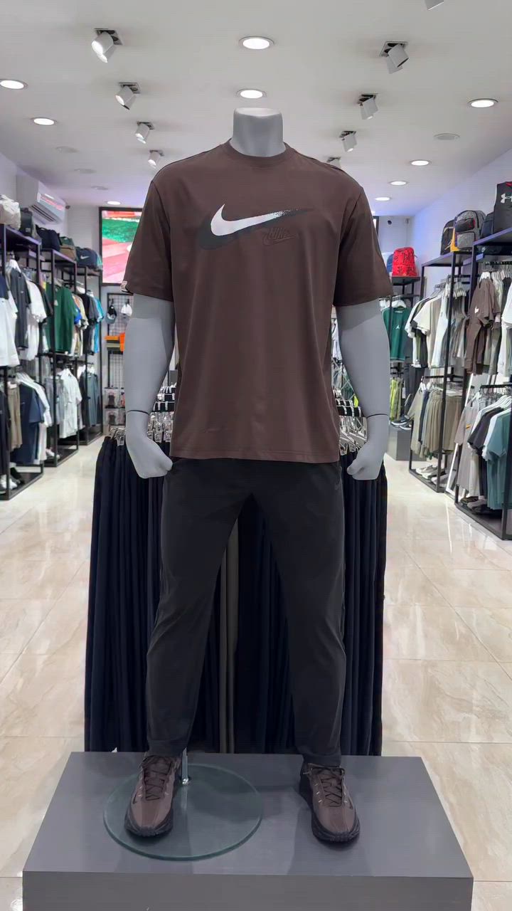 ⁨	تألق هذا الصيف مع “ Sport” ☀️⚽️
تصاميم رياضية خفيفة، مريحة، وعصرية تمنحك حرية الحركة في كل تمرين.
🚚 التوصيل متاح لكل محافظات العراق.
📍 الموقع: بغداد - زيونة - تقاطع مول دريم ستي - مقابل مطعم حارتنا.
لطلب تشكيلتك الصيفية الآن:
📞 ***********
📞 ***********⁩
