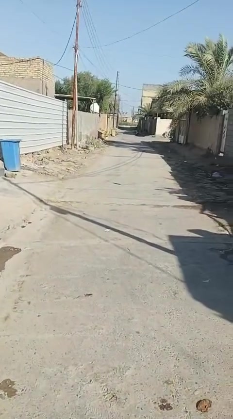 ✨ فرصة مميزة للبيع – دار سكنية في بغداد / المدائن ✨
🏡 المساحة: 200 متر مربع
📍 الموقع: بغداد – المدائن، شارع ماهر
🧱 نوع البناء: طابوق
🌿 صنف الأرض: زراعية
🏠 الدار بناء مرتب ونظيف، كما هو موضح في الصور، وتقع في منطقة هادئة ومرتبة، مناسبة للسكن.

💰 السعر المطلوب: 82 مليون دينار عراقي قابل للتفاوض.

📞 للاستفسار والتواصل:
***********
