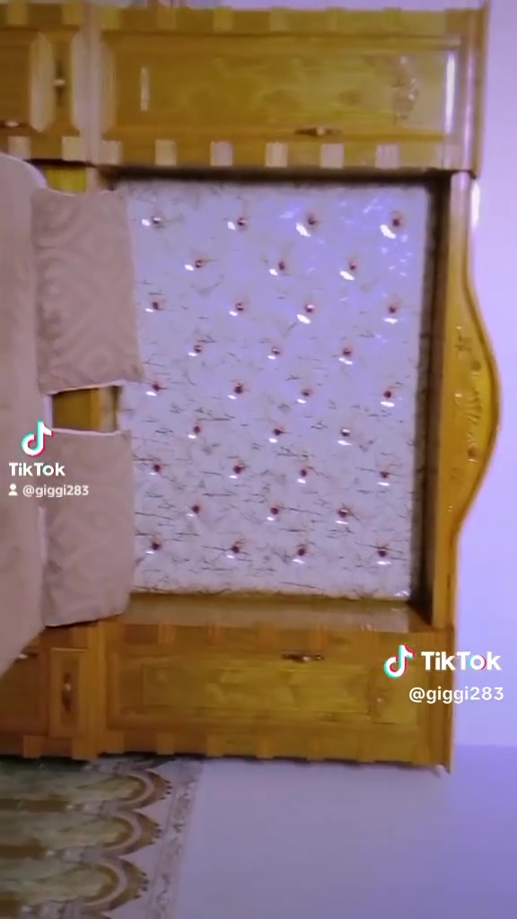 ***********
غرفة للبيع خارج و الداخل صاج كلش نظيفة وجديدة
تزكام
