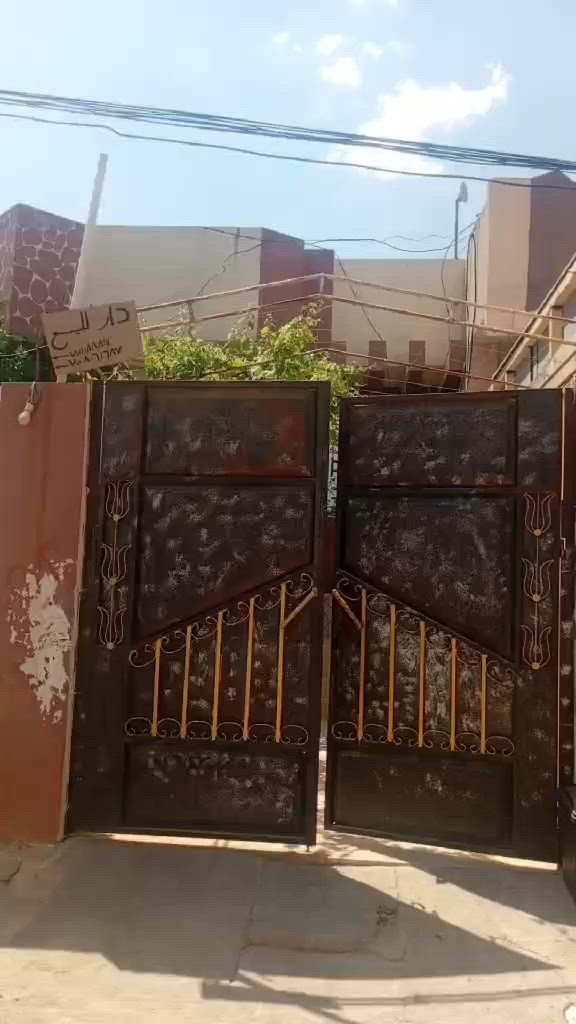 بيت بالقوسيات مساحة 173 الواجهه شارع تلكيف 7ونص للاستفسار الاتصال على الرقم ***********
*********** قرب مولدة النعيمي
