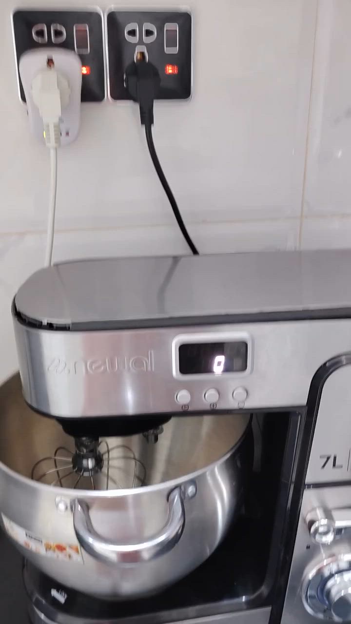 عجانه للبيع استخدام مره وحده فقط شغاله عل الشرط كسر بسيط بالغطاء العلوي اثناء النقل شركه نوال الاصليه ٧ لتر
السعر ١٠٠ الف 
كامل ملحقاتها وياها


**إذا كنت صاحب هذا الإعلان وتريد حذفه لأي سبب، رجاءا أرسل رسالة إلى الدعم الفني**