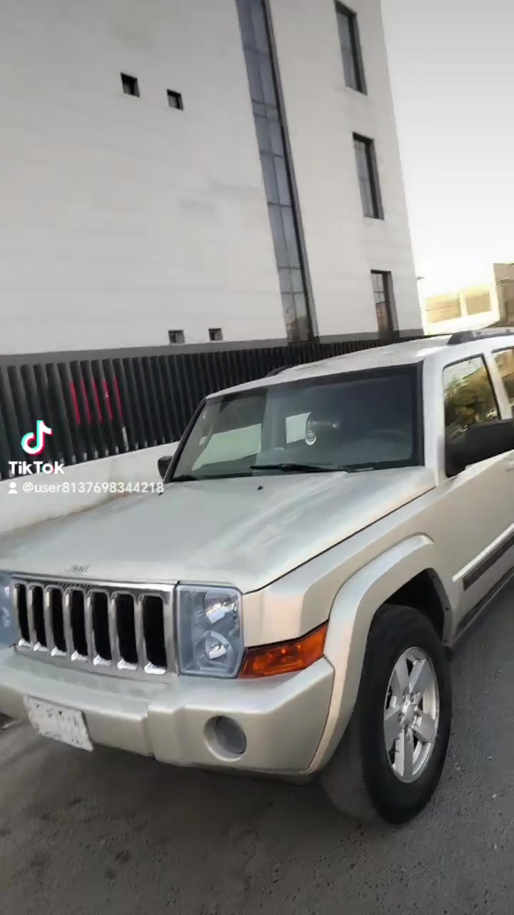 سلام عليكم ابيع جيب كومندر موديل 2007 فول مواصفات عدل فتحه ماكينه 3700 سياره   جديده بمعنى الكلمه سياره بها طخه جملغ امامي
   الايسر قد شبر بدون دواخل سياره بها كم قطعه صبغ ابيع حزام مكينه وكير مكفولات تبريد ثلج ثلاث قطع تحكم ستيرن مانع الانزلاق كشن كهرباء سياره كلها على البلاد بدون جطل تخم تاير حداديه كله جديد باتري جديد
منظومه لايت زنون سياره على وضع الشركه قطره خياس ما بيها سياره ما تصرف عليها دينار قبل للشارع ترايك وين ما تريد مكان السياره بغداد الشراي يتصل وبيه خير ويتدلل ***********
