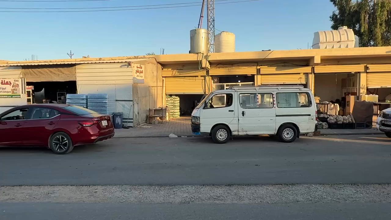 محلين تجارية للبيع مدخل جلولاء الشمالي مقابل جملة الحروب
واجهة كل محل اكثر من 3 متر نزال 6

الي يريد ايجار شهري افضل من البيت 

للاستفسار ***********
