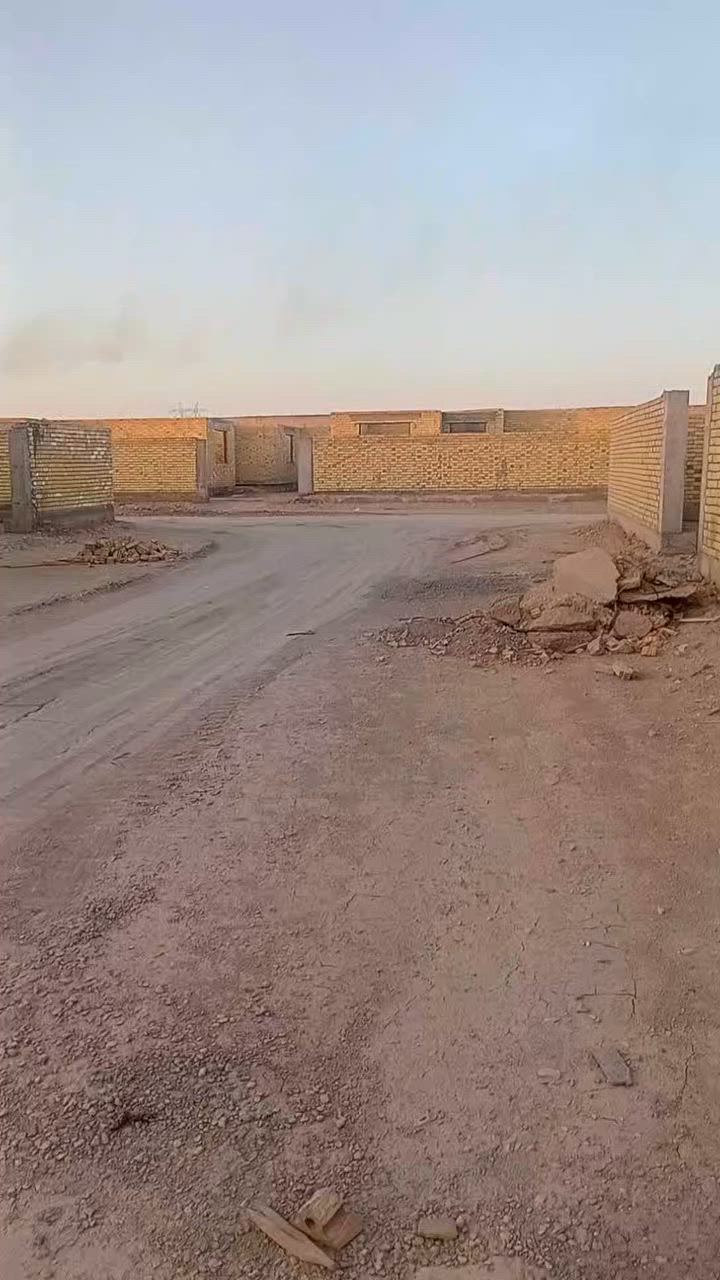 وحدة سكنية مجمع الاطباء السكني 
طريق المطار والمدينة السياحية ثاني بلوك عن الشارع العام 

المجمع مشمول بالمبادرة 
طابق واحد 
المساحة ٢٥٠م / مساحة البناء ١٧٢م
واصل للشركة دفعات ١٨ مليون
الإخلاء فقط ٨ مليون

للمزيد من المعلومات والتواصل 
على صفحة الفيس بوك ( الأمير للعقار )
استقبال الطلبات والعروض العقارية مراسلة الصفحة أو 
واتساب ابو محمد ***********
أو زيارة المكتب المنصورية الشارع الرئيسي 
محلات جامع الامام علي ( علية السلام )
مقابل مجسر المنصورية الجديد
