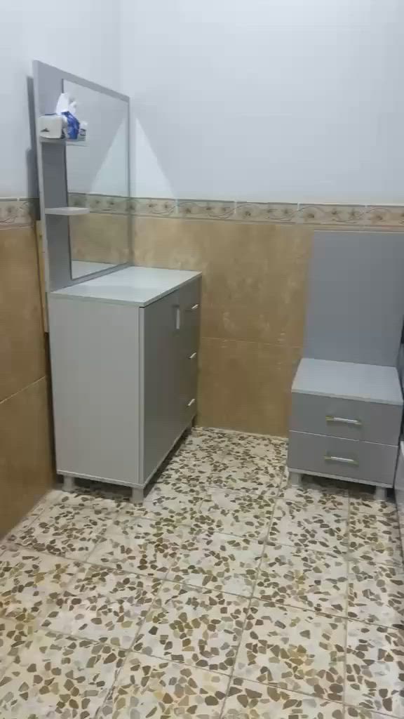 السلام عليكم غرفه نوم تركيه حيل نضيف ويا اسفنج سعرو 500الف رقم تلفون ***********
